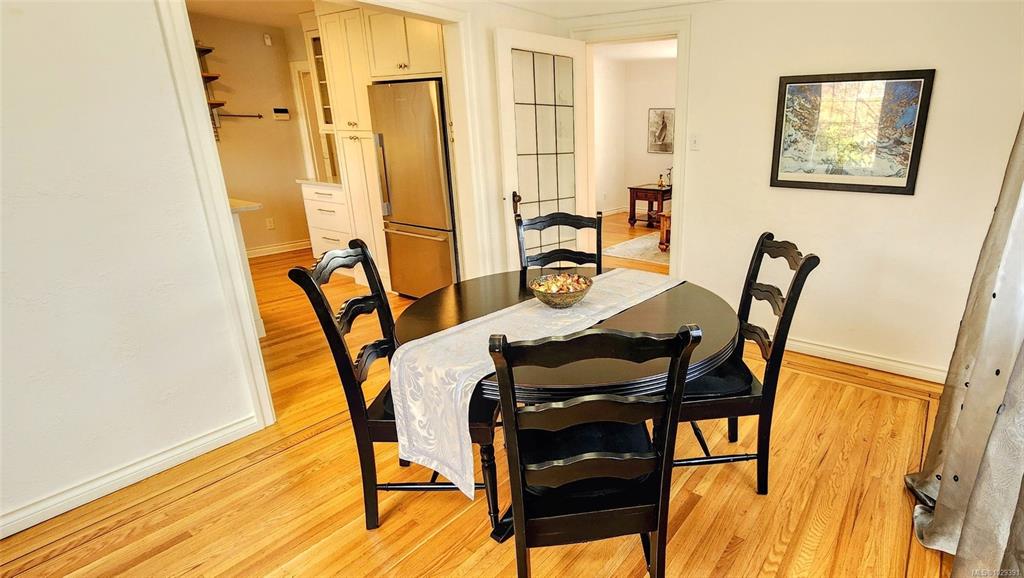 Fifth View of 1250 Rockland Ave, Victoria, BC, V8V 3J2