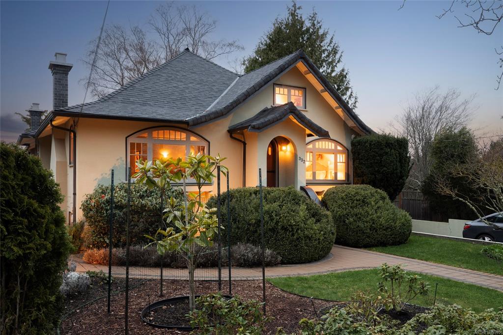 Third View of 332 Irving Rd, Victoria, BC, V8S 4A2
