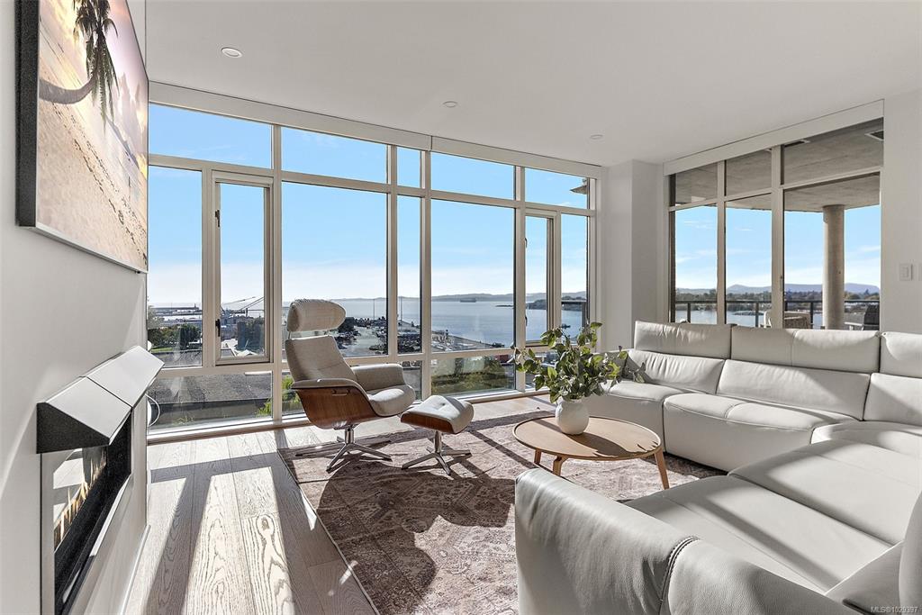 Second View of 21 Dallas Rd, Victoria, BC, V8V 4Z9