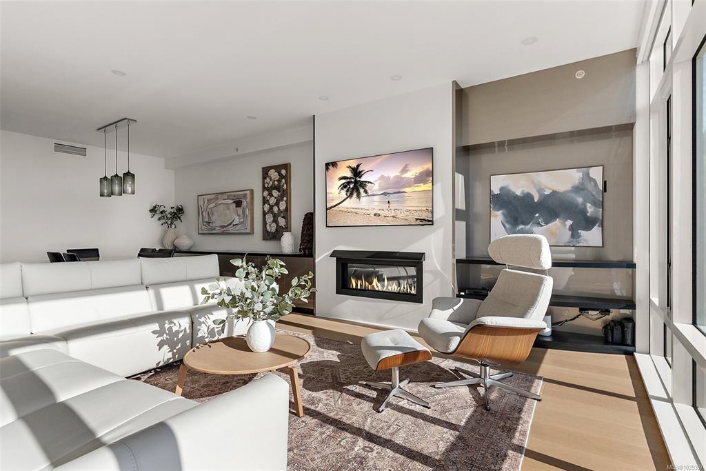 Fourth View of 21 Dallas Rd, Victoria, BC, V8V 4Z9