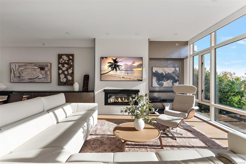 Fifth View of 21 Dallas Rd, Victoria, BC, V8V 4Z9