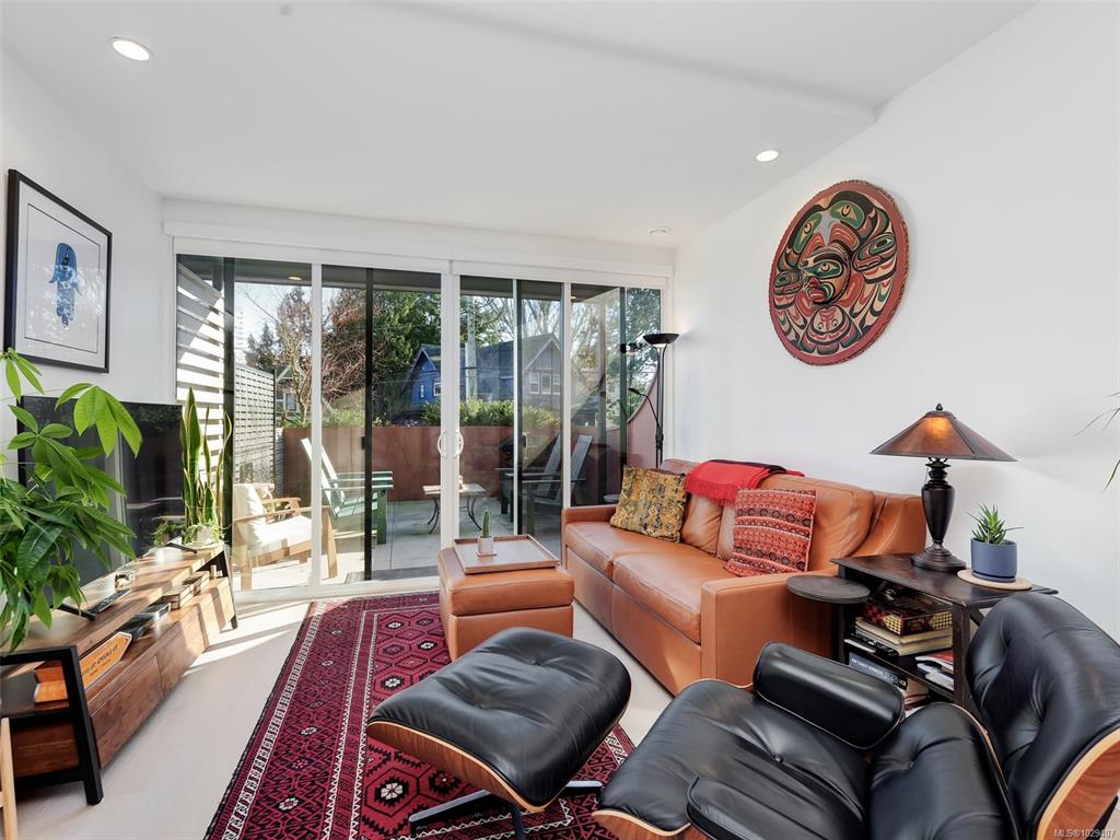 Third View of 430 Parry St, Rotunda, Victoria, BC, V8V 2H7