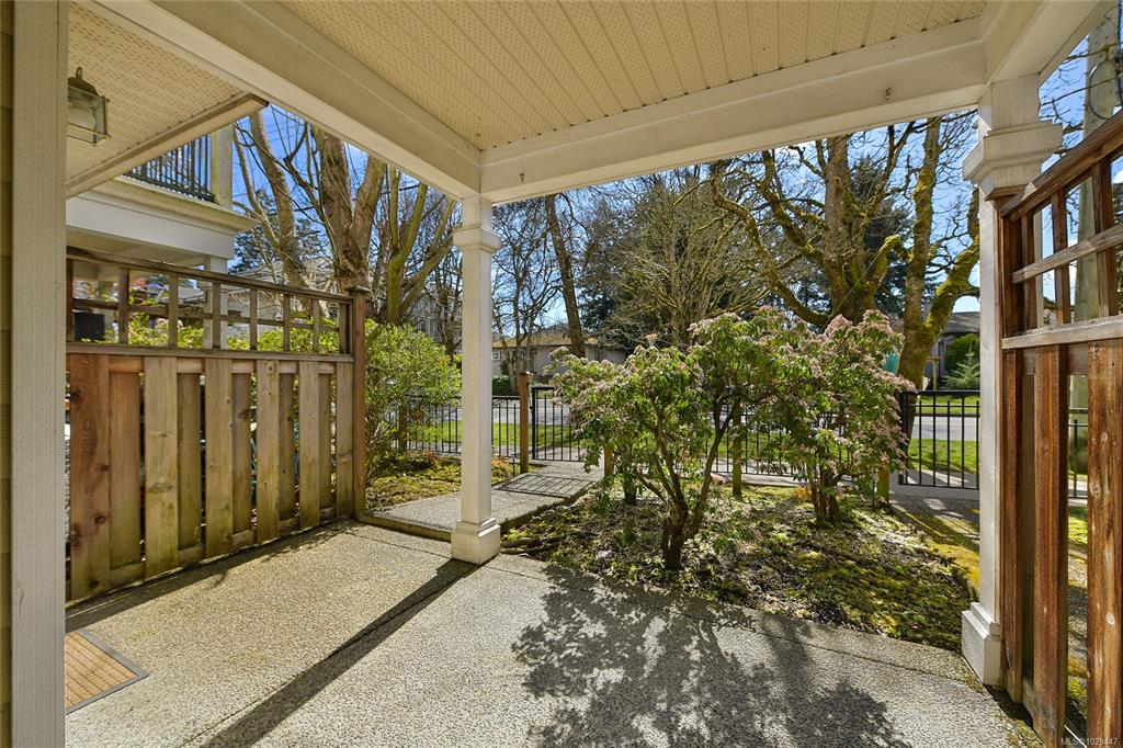 Fifth View of 820 Brock Ave, The Deville, Langford, BC, V9B 0B8