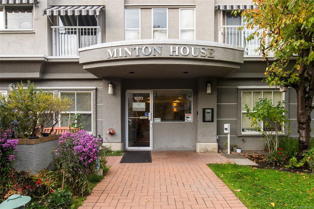 Fourth View of 1070 Southgate St, Minton House, Victoria, BC, V8V 2Z2