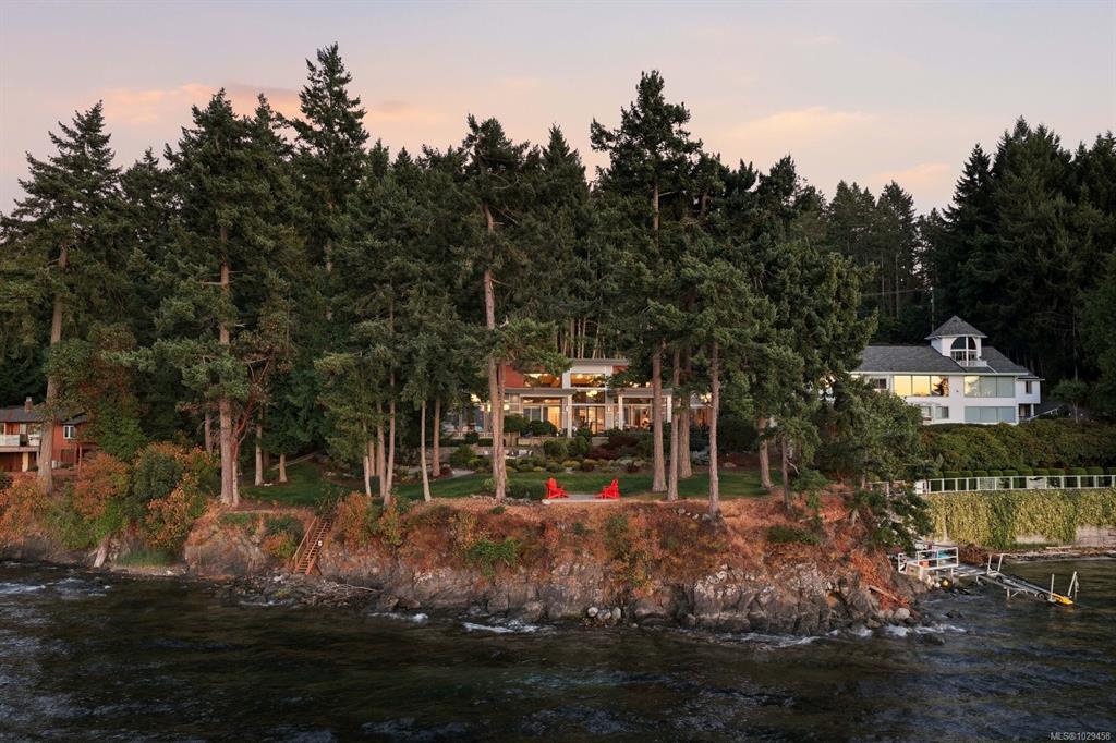 Fifth View of 568 Lands End Rd, North Saanich, BC, V8L 5K9