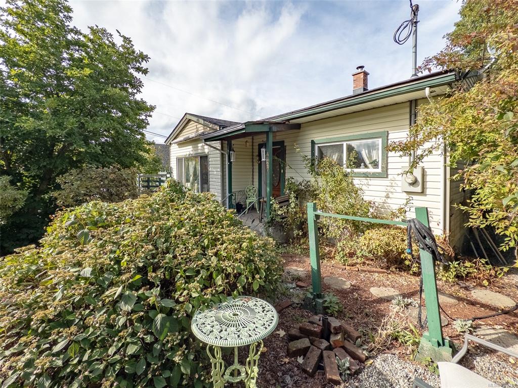 4927 Neill St, 1029498, BC,