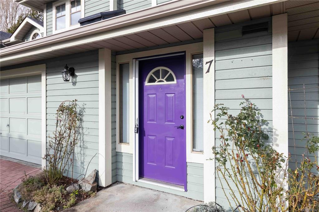 Fourth View of 1060 Sutlej St, Victoria, BC, V8V 2V8