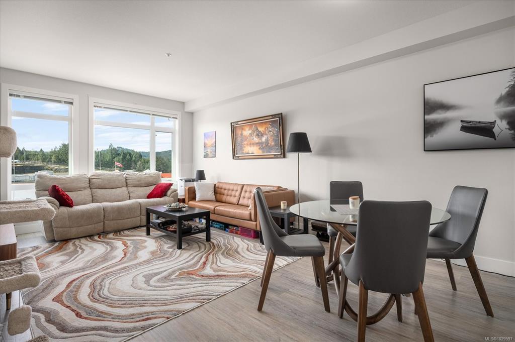 6540 Metral Dr, 1029597, BC,