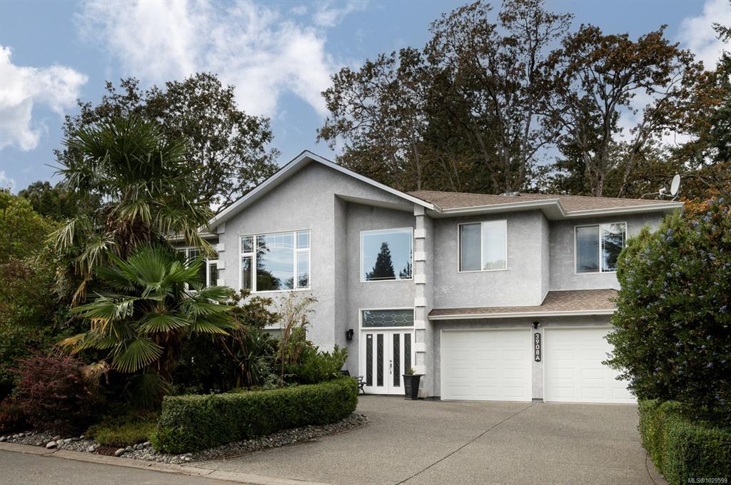 Second View of 3908 A Ascot Dr, Saanich, BC, V8P 3S1