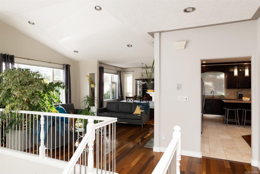 Fourth View of 3908 A Ascot Dr, Saanich, BC, V8P 3S1