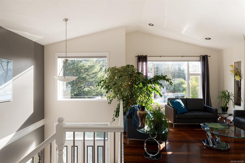 Fifth View of 3908 A Ascot Dr, Saanich, BC, V8P 3S1