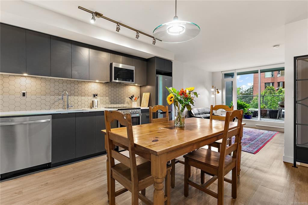 Fourth View of 845 Johnson St, Victoria, BC, V8W 0G3