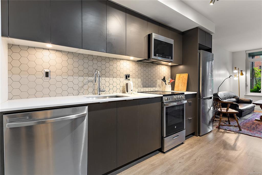 Fifth View of 845 Johnson St, Victoria, BC, V8W 0G3