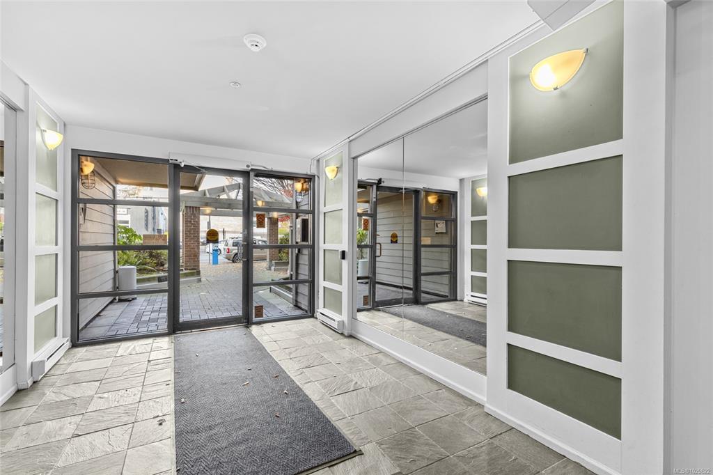 Third View of 935 Johnson St, Brookman Place, Victoria, BC, V8V 3N5