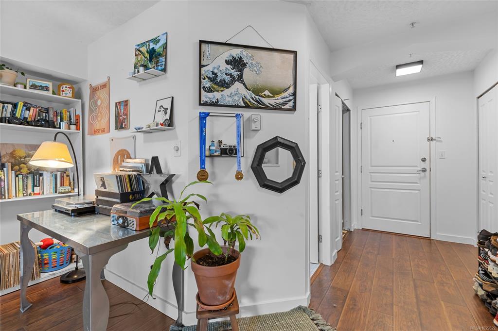 Fifth View of 935 Johnson St, Brookman Place, Victoria, BC, V8V 3N5