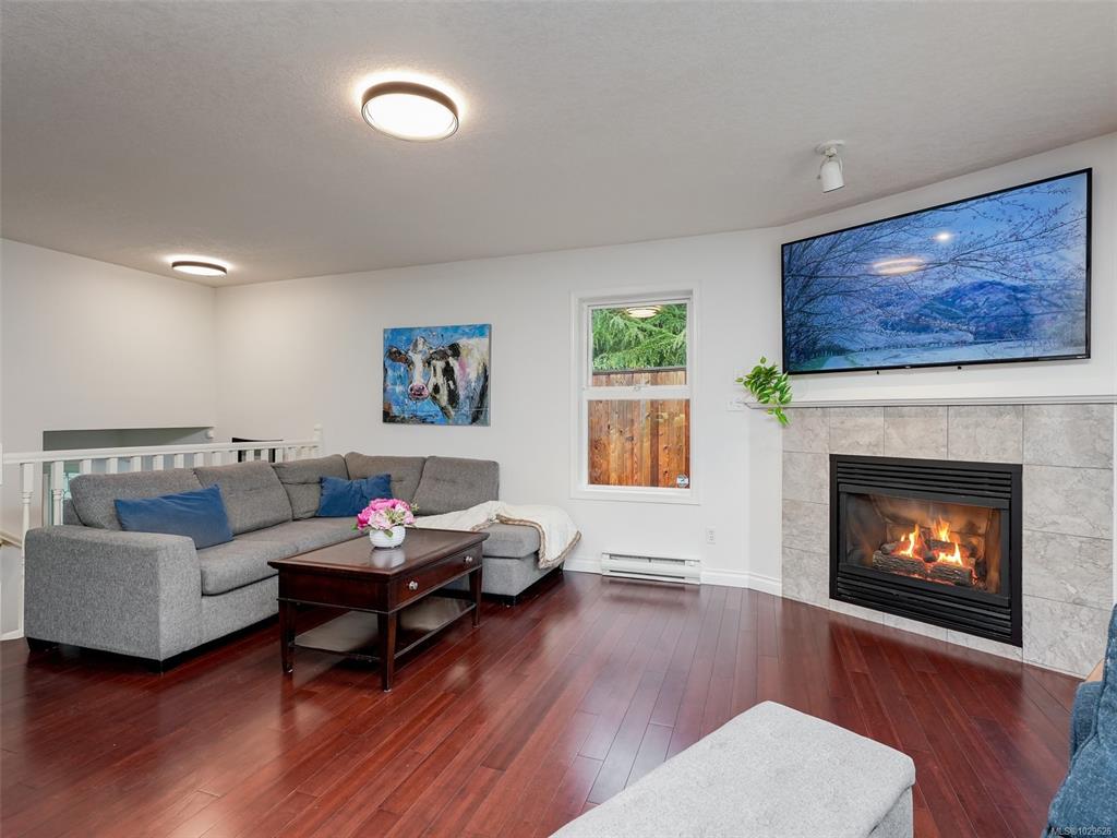 Third View of 2727 Grosvenor Rd, Victoria, BC, V8T 3M8