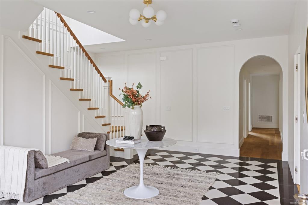 Fourth View of 135 Passmore St, Victoria, BC, V8S 3V6