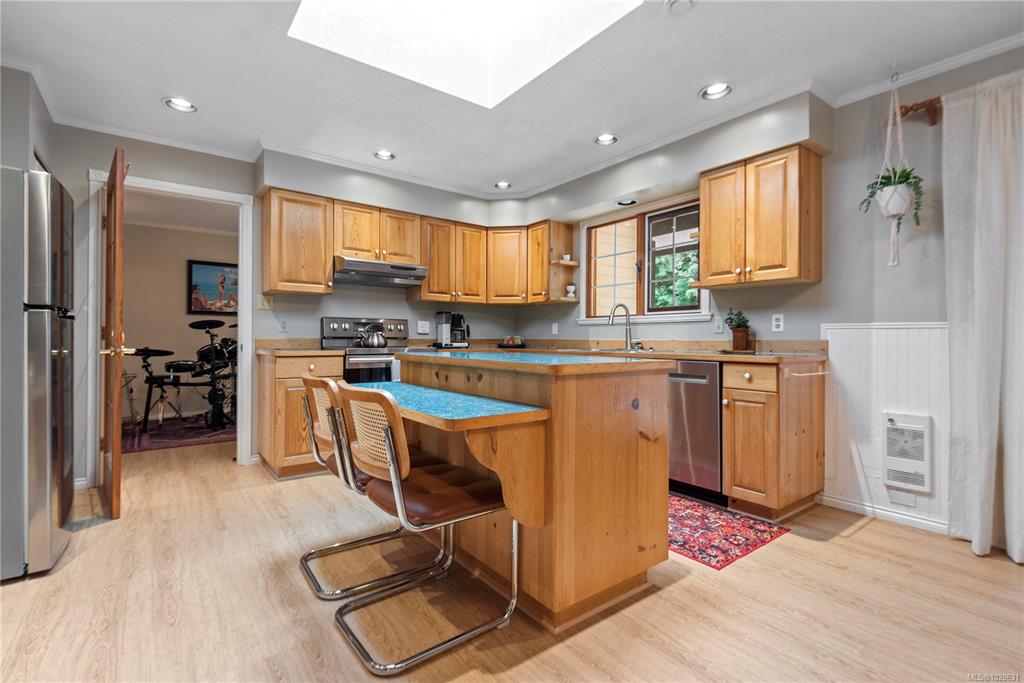 Fourth View of 1582 Wilmot Ave, Shawnigan Lake, BC, V0R 2W2