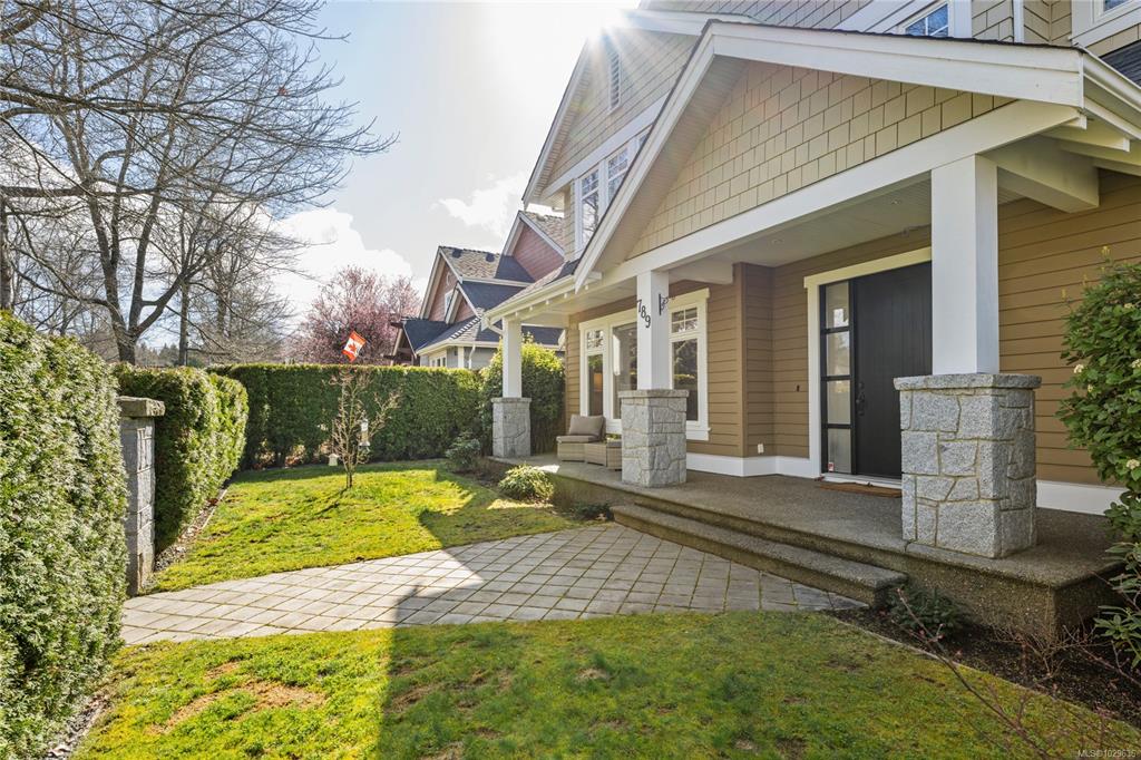 Fifth View of 789 Memorial Ave, Qualicum Beach, BC, V9K 2T4