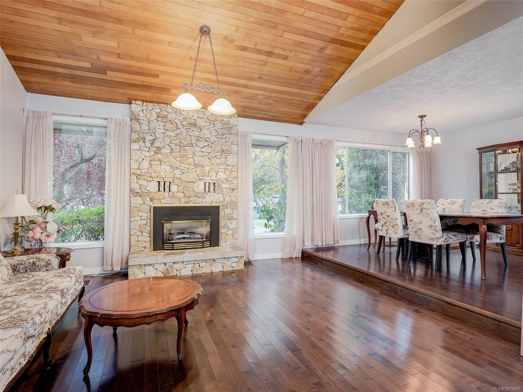 1010 Scottswood Lane, 1029645, BC,