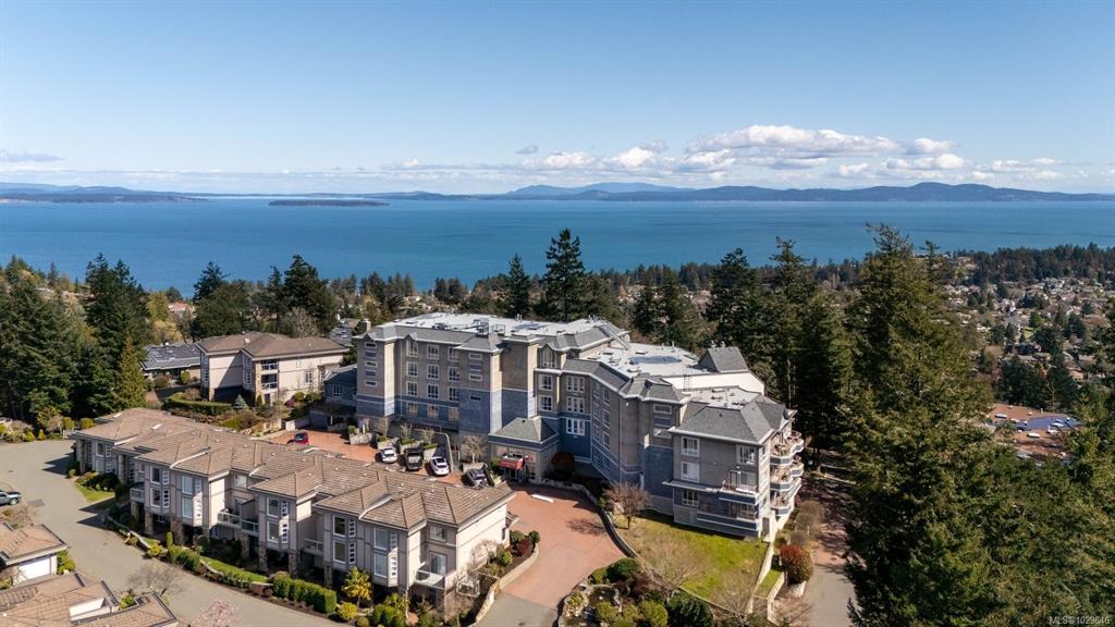 940 Boulderwood Rise, 1029646, BC,