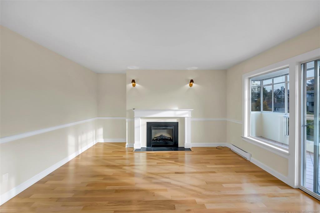 Fourth View of 420 Linden Ave, Victoria, BC, V8V 4G3