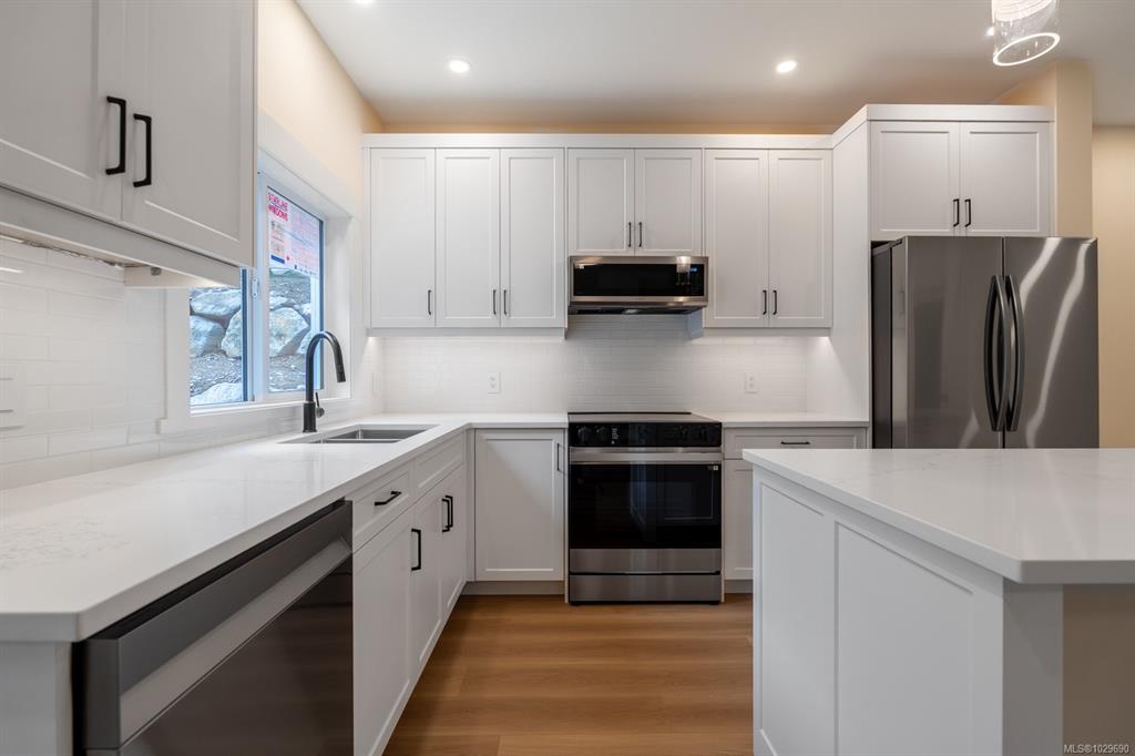 Fifth View of 668 Sanderson Rd, Ladysmith, BC, V9G 0A7