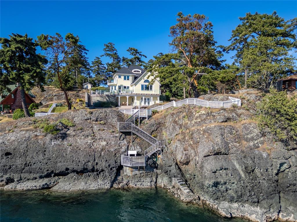 Second View of 7941 Plumper Way, Pender Island, BC, V0N 2M2
