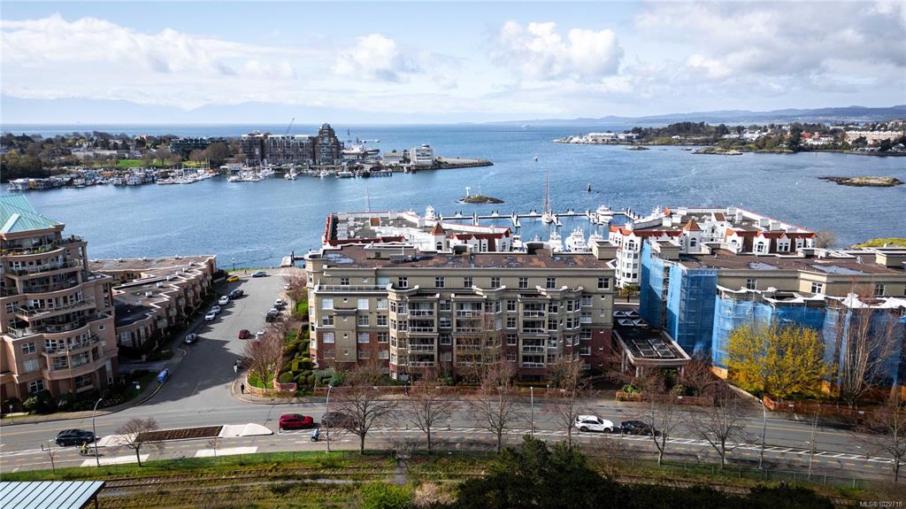 Second View of 165 Kimta Rd, Victoria, BC, V9A 7P1