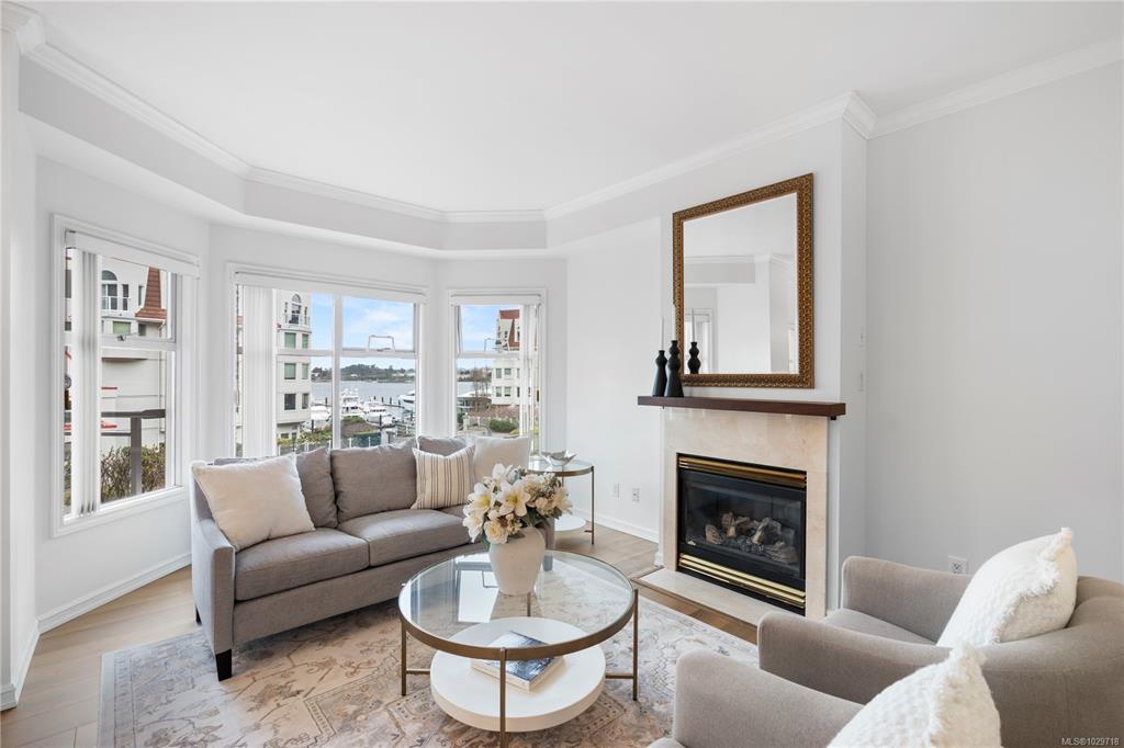 Fourth View of 165 Kimta Rd, Victoria, BC, V9A 7P1