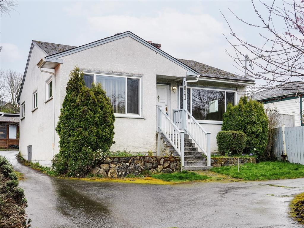 Main View of 1011 Russell St, Victoria, BC, V9A 3Y2