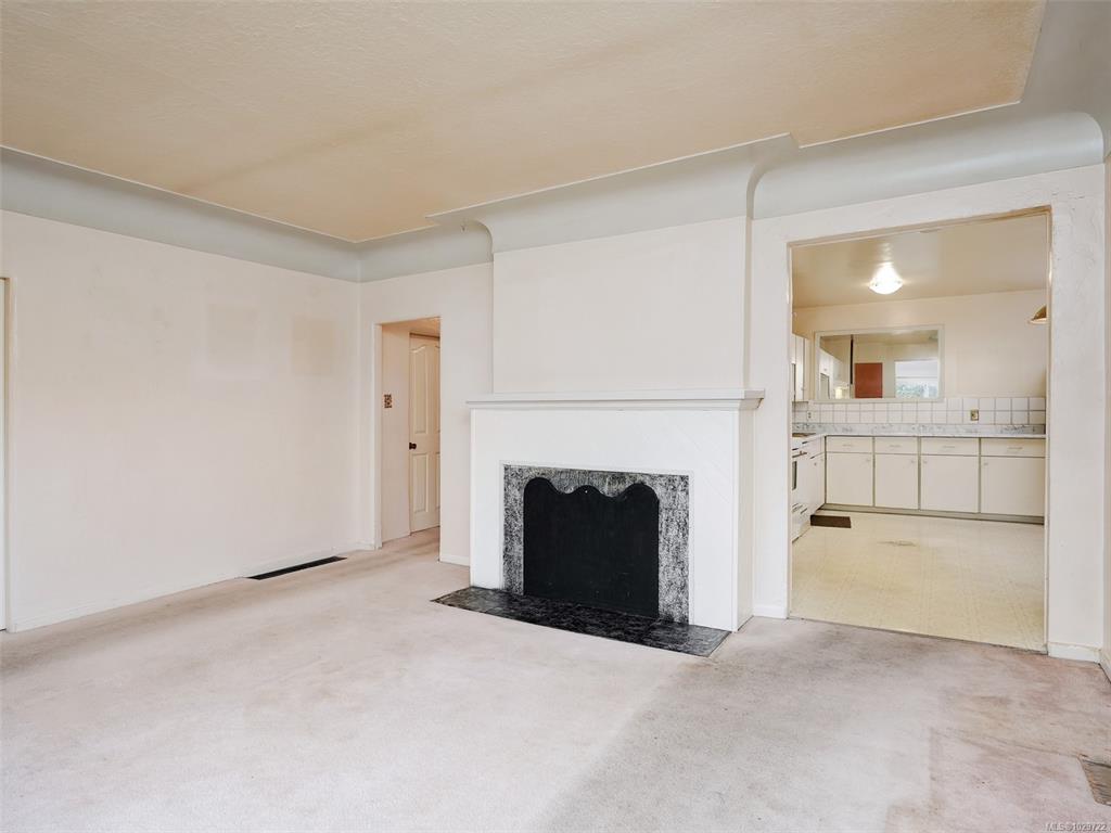 Fourth View of 1011 Russell St, Victoria, BC, V9A 3Y2