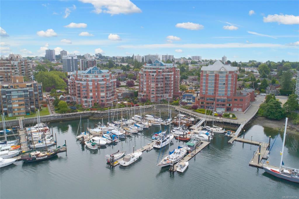 Second View of 630 Montreal St, Victoria, BC, V8V 4Y2