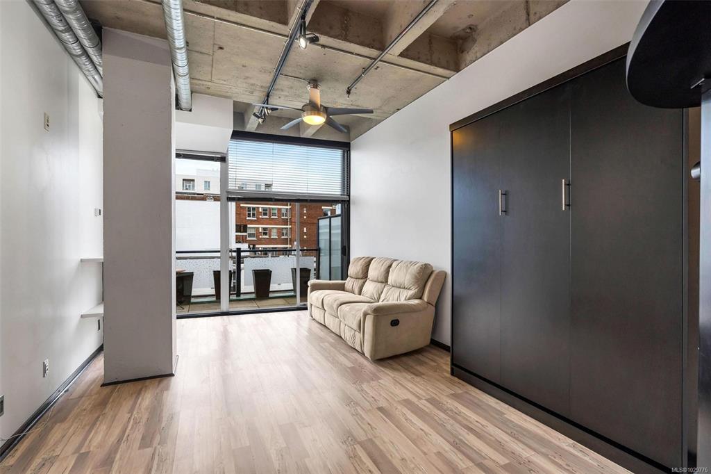 Fourth View of 1061 Fort St, Victoria, BC, V8V 3K5