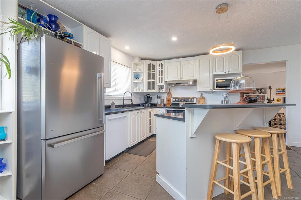 Fifth View of 164 Stanford Ave W, Parksville, BC, V9P 1M2