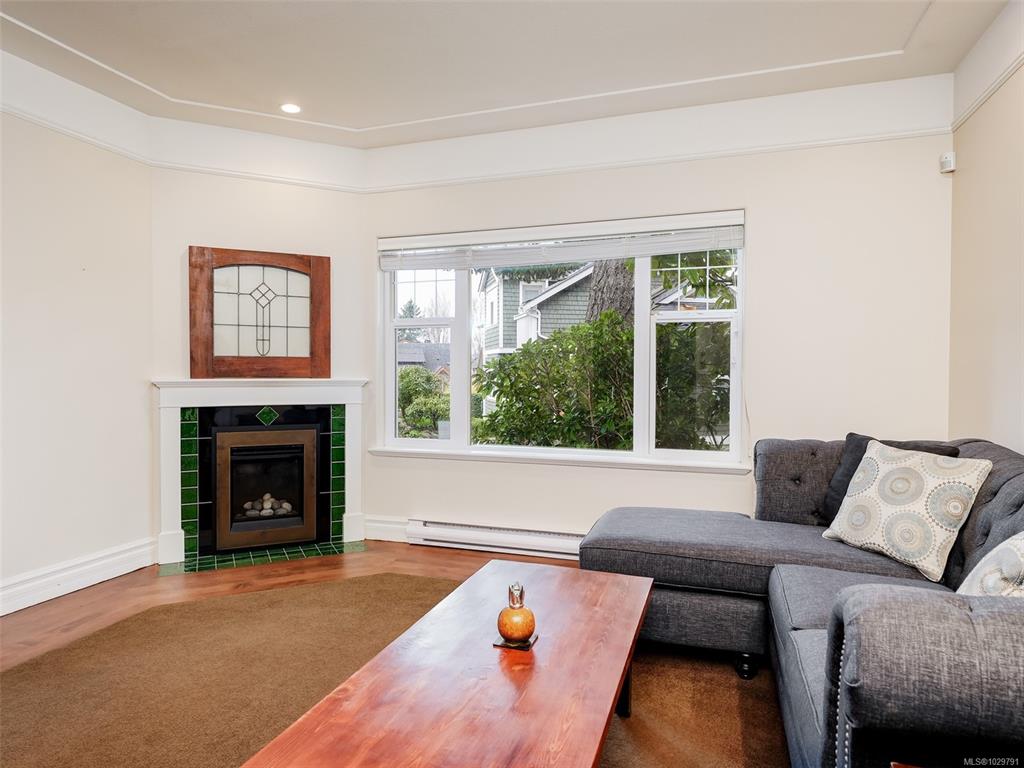 Fourth View of 445 Admirals Rd, Esquimalt, BC, V9A 2N2