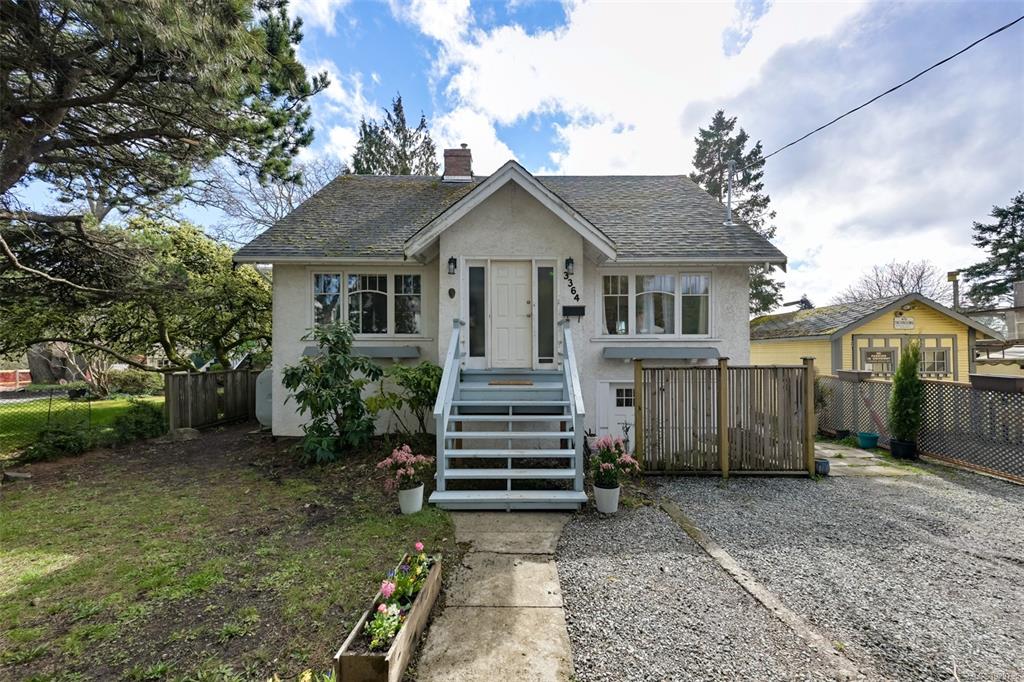 Main View of 3364 Cook St, Saanich, BC, V8X 1A8