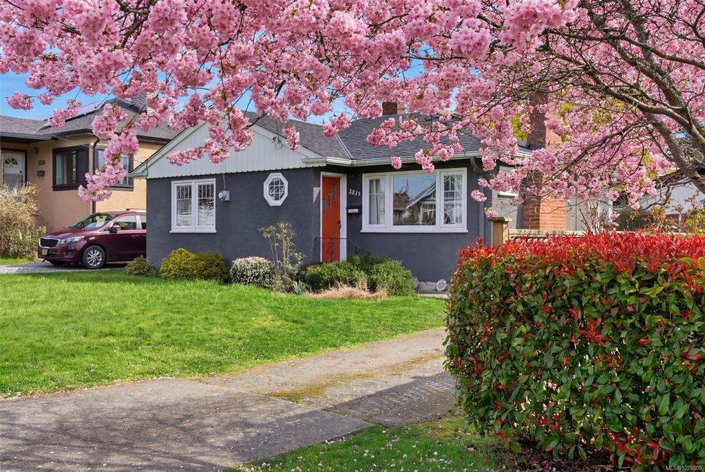 2519 Roseberry Ave, 1029800, BC,