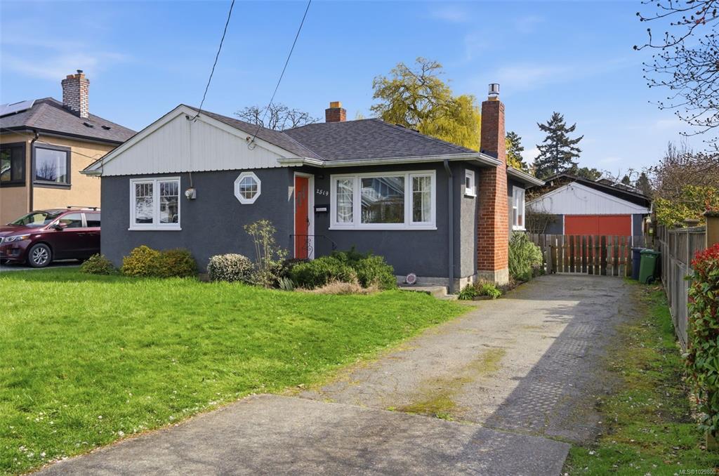 Third View of 2519 Roseberry Ave, Victoria, BC, V8R 3T6