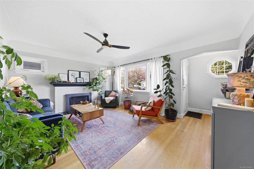 Fifth View of 2519 Roseberry Ave, Victoria, BC, V8R 3T6