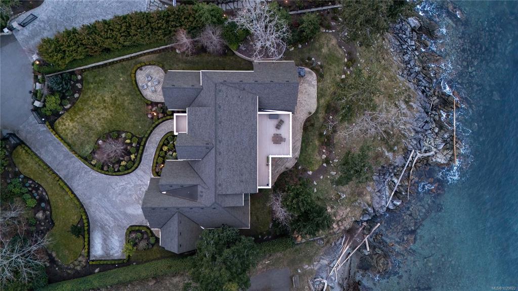 Fifth View of 2616 Queenswood Lane, Saanich, BC, V8N 1X5