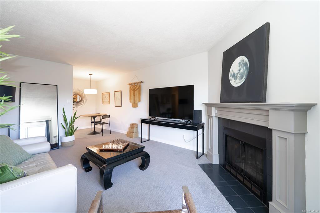 Third View of 1655 Begbie St, Victoria, BC, V8R 1L4