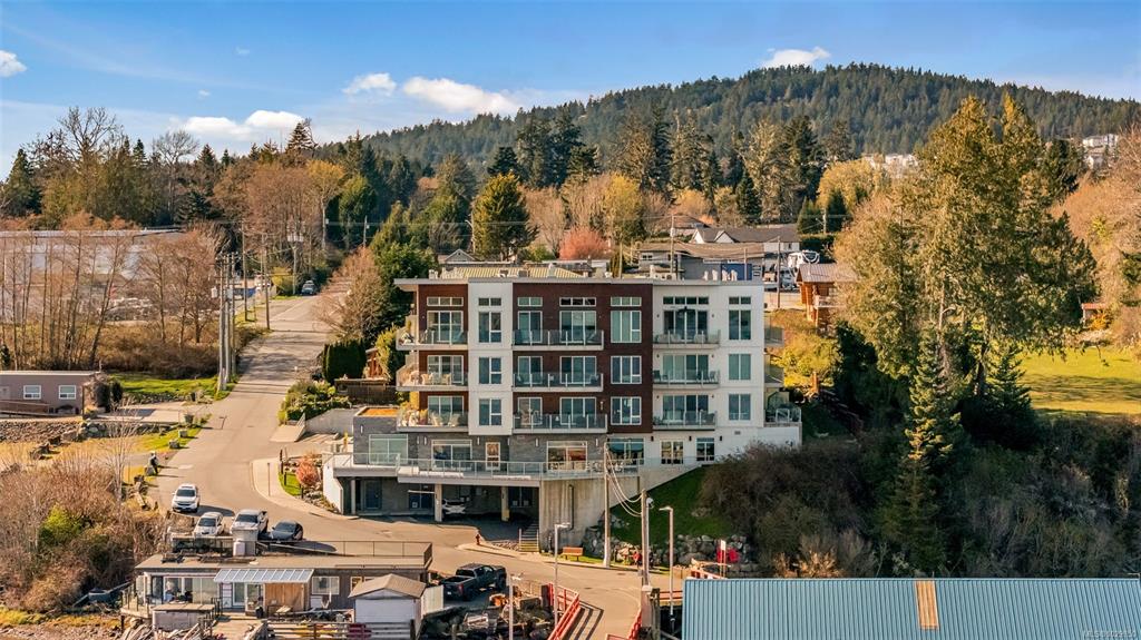 1820 Maple Ave S, 1029850, BC,