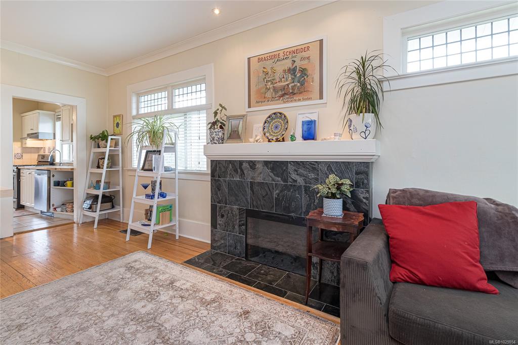 Fifth View of 354 Berwick St, Victoria, BC, V8V 1C7