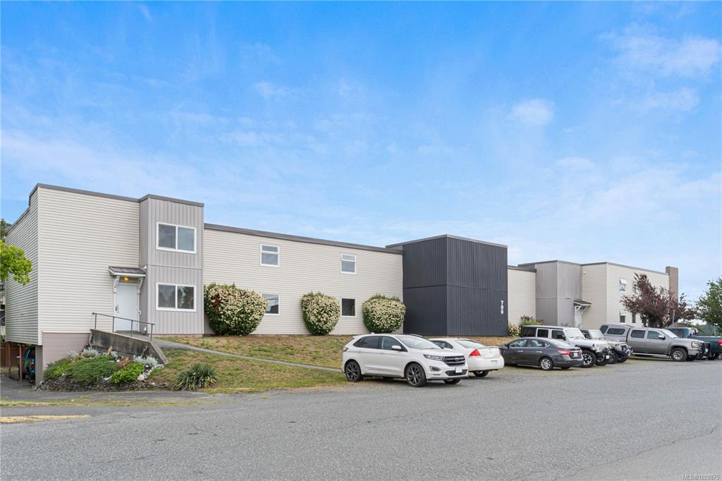 Third View of 700 Poplar St, Nanaimo, BC, V9S 2H6