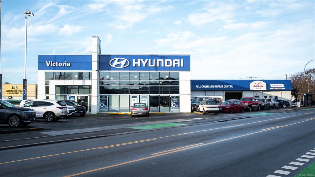 Second View of 525 Gorge Rd E, Victoria, BC, V8T 2W5