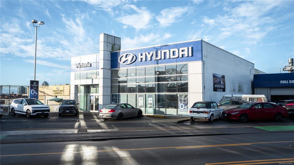 Fourth View of 525 Gorge Rd E, Victoria, BC, V8T 2W5