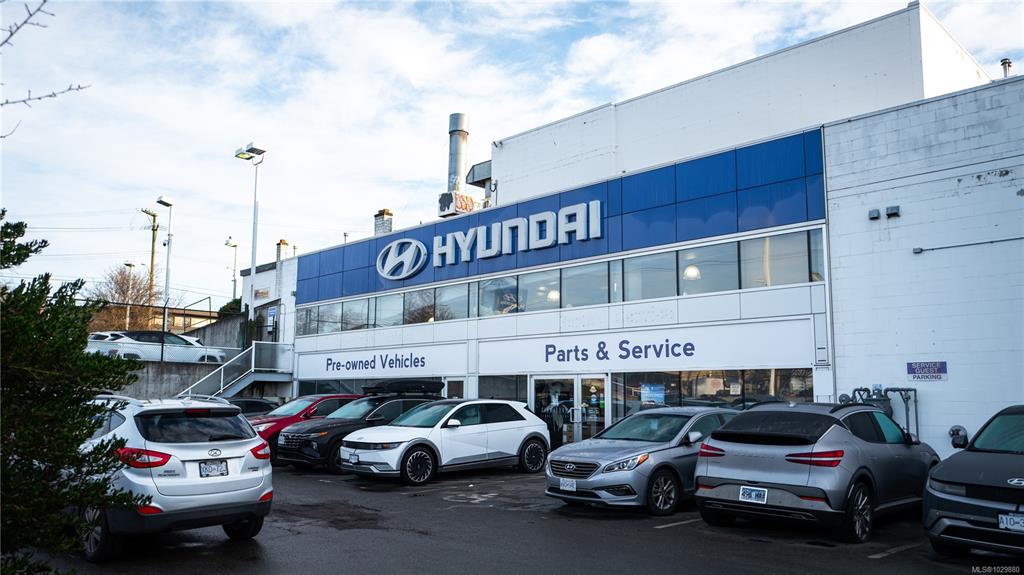 Fifth View of 525 Gorge Rd E, Victoria, BC, V8T 2W5