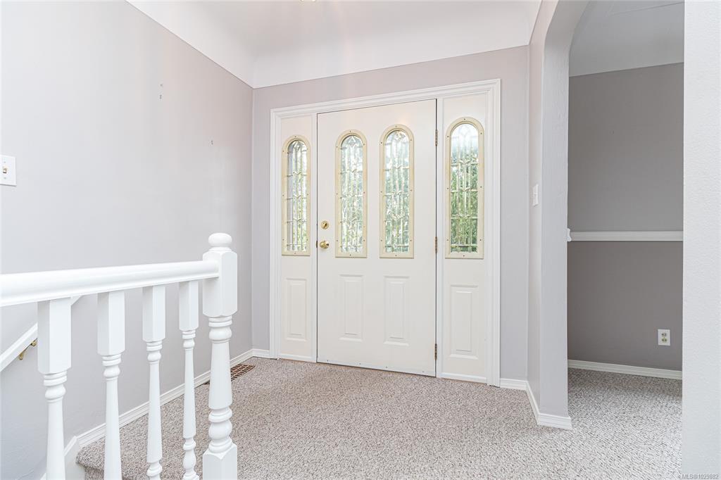 Fifth View of 2015 Runnymede Ave, Oak Bay, BC, V8S 2V5