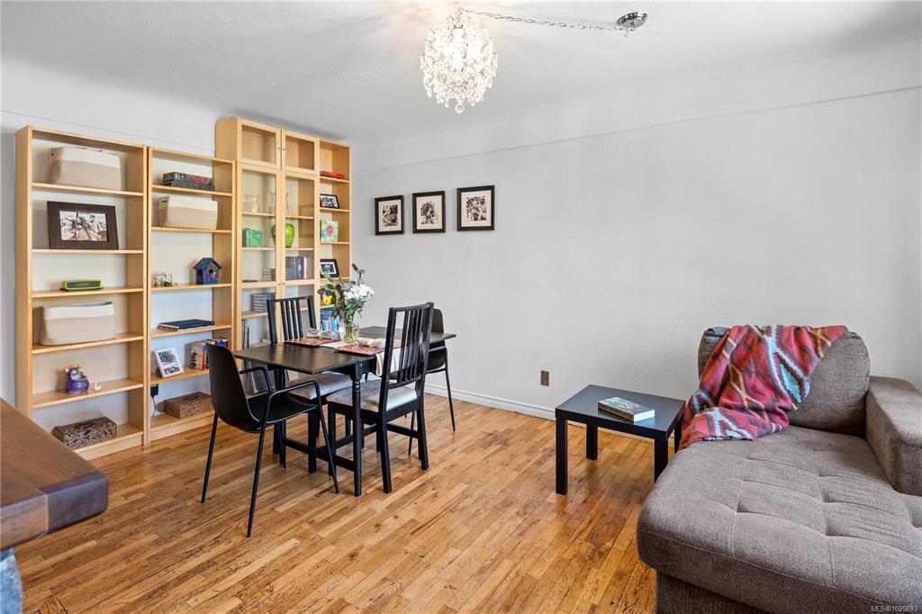 Fifth View of 1451 Brooke St, Victoria, BC, V8S 1M4